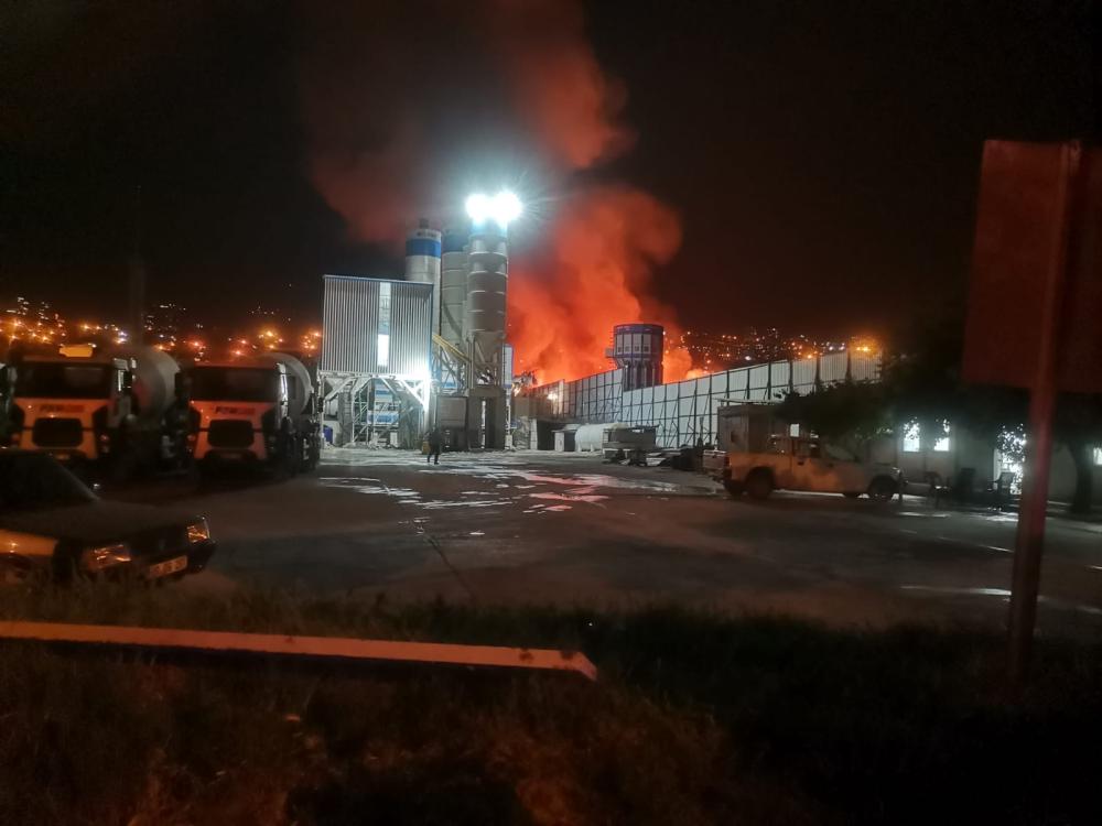 Kahramanmaraş'ta Ahşap Fabrikası alev alev yandı