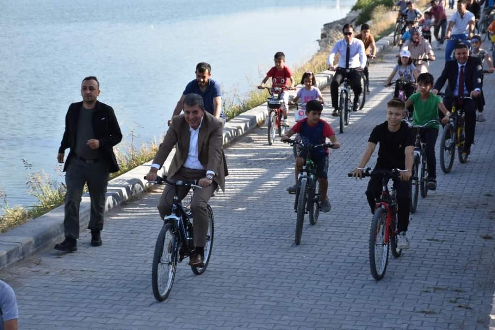Nallıhan Belediye Başkanı İsmail Öntaş, Avrupa Hareketlilik Haftası'nda Bisiklet Turu Düzenledi