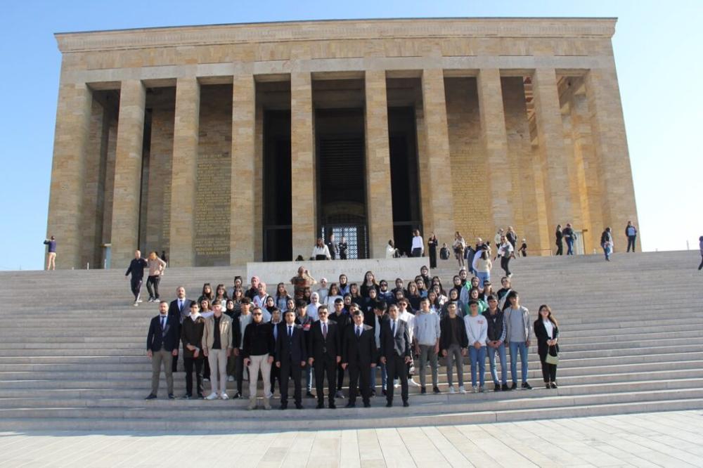 Başarılı Lise Öğrencileri Ankara Gezisiyle Üniversite Heyecanını yaşadı