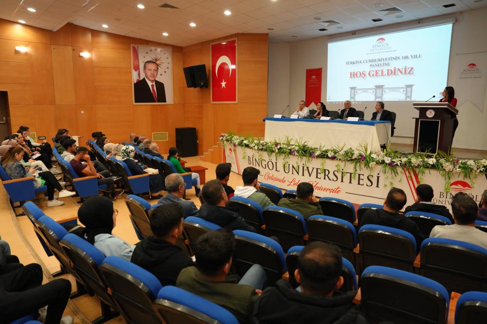 Bingöl Üniversitesi'nde Cumhuriyet'in 100. Yılı Paneli Düzenlendi