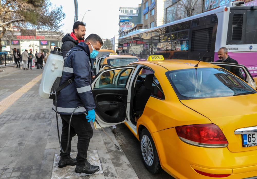 BÜYÜKŞEHİR BELEDİYESİ TOPLU TAŞIMA ARAÇLARINDA DEZENFEKTE ÇALIŞMASI YAPTI