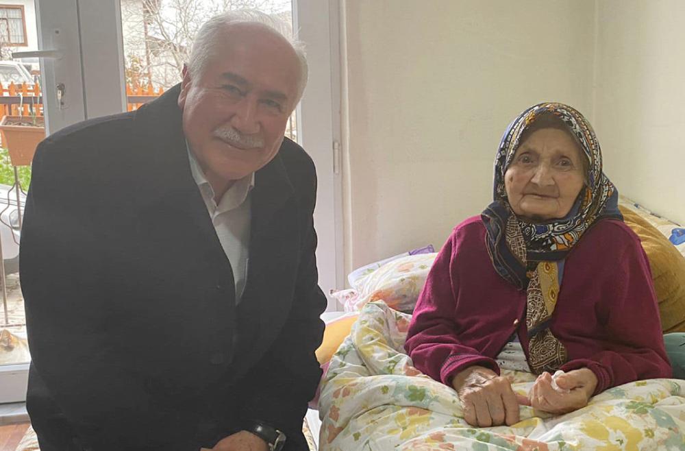 Belediye başkanı Muzaffer Yalçın: Ayşe Ersoy teyzemize geçmiş olsun ziyaretinde bulunduk