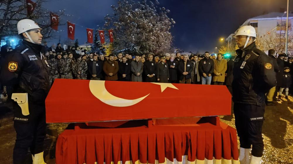 İstanbul'da Şehit Olan Polis Memuru, Bingöl'de Son Yolculuğuna Uğurlandı