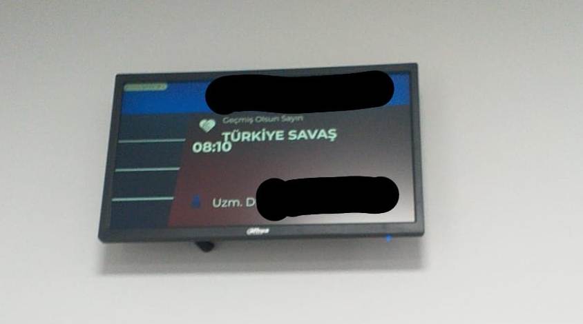 Osmaniye Devlet Hastanesi Sıra takip Ekranında Türkiye Savaş İsmi Şaşkınlık Yarattı