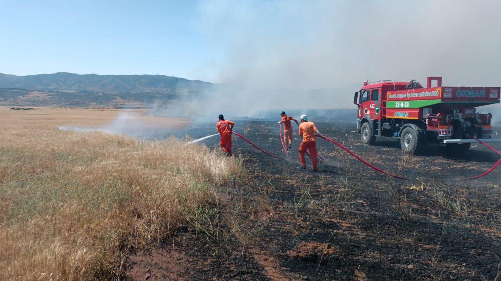 BİNGÖL’DE ZİRAAT ALANI YANGINI KONTROL ALTINA ALINDI