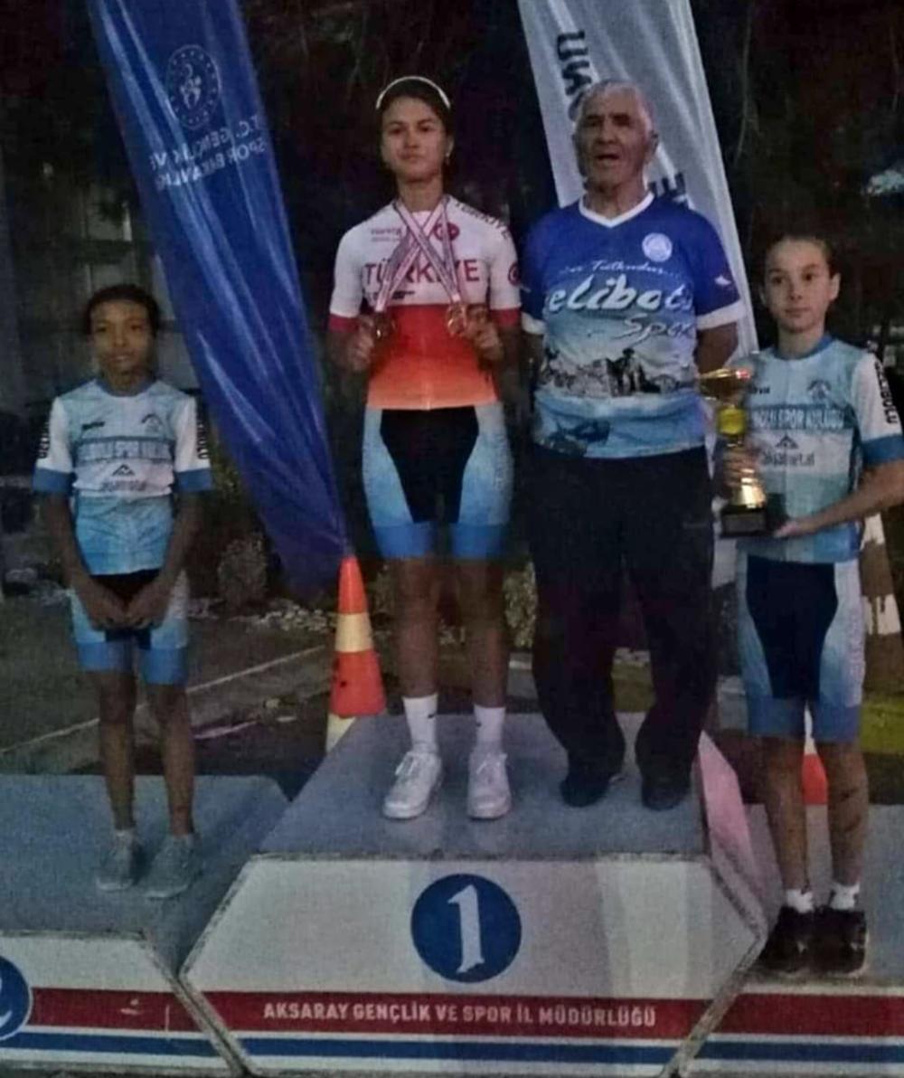 Türkiye Bisiklet Yol şampiyonasında Geliboluspor Türkiye 2.Oldu
