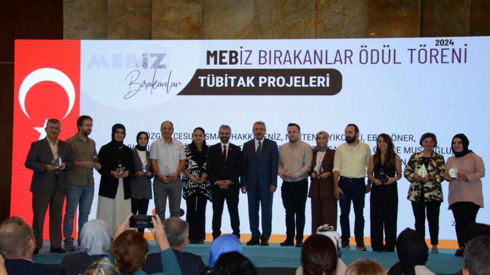 MEBİZ İz Bırakanlar Ödül Töreni Rize’de Coşkuyla Gerçekleşti