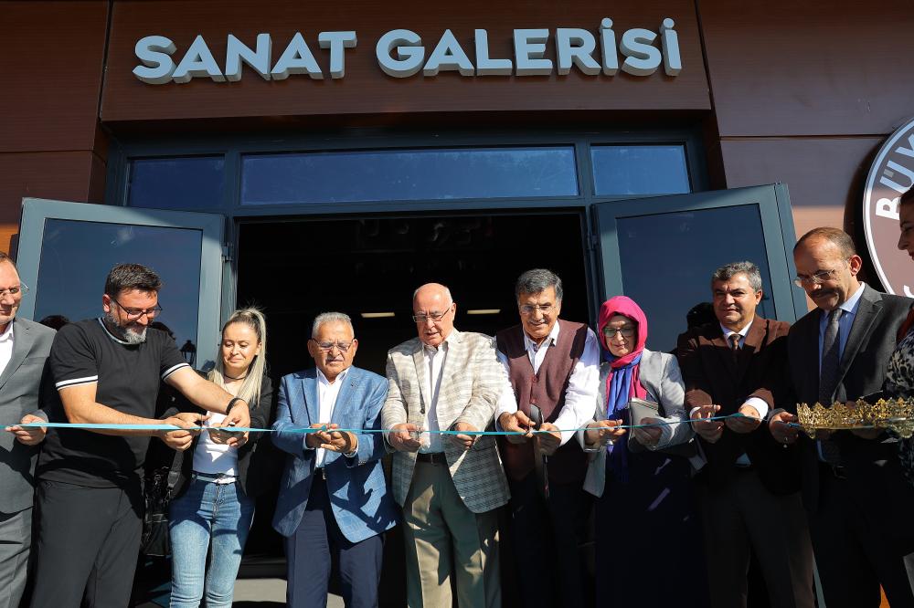 Büyükşehir Sanat Galerisi’nde Sedat Zeytin’den Atık Malzemelerle Rölyef Sergisi