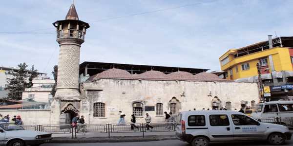 KURUKÖPRÜ: ADANA’NIN TARİH KOKAN CADDESİ