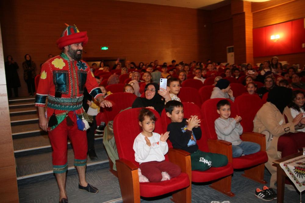 Beypazarı Belediyesi’nden Çocuklara Karagöz ve Hacivat Keyfi