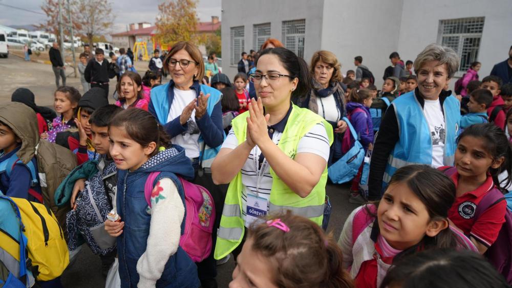 Adıyaman Belediyesi ve Türk Anneler Derneği’nden Depremzede Çocuklara Yardım