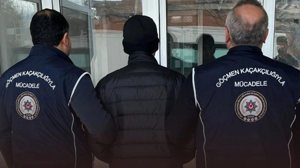 BİNGÖL’DE KAMU DÜZENİNİ BOZAN SURİYE UYRUKLU ŞAHSA DEPORT İŞLEMİ