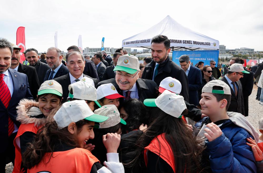 VALİ KÖŞGER: “İKLİM DENGESİZLİĞİNE KARŞI YEŞİL ADIMLAR ATIYORUZ”