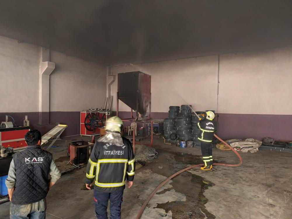 ŞANLIURFA EVREN SANAYİ SİTESİ’NDE YANGIN! İTFAİYE FELAKETİ ÖNLEDİ