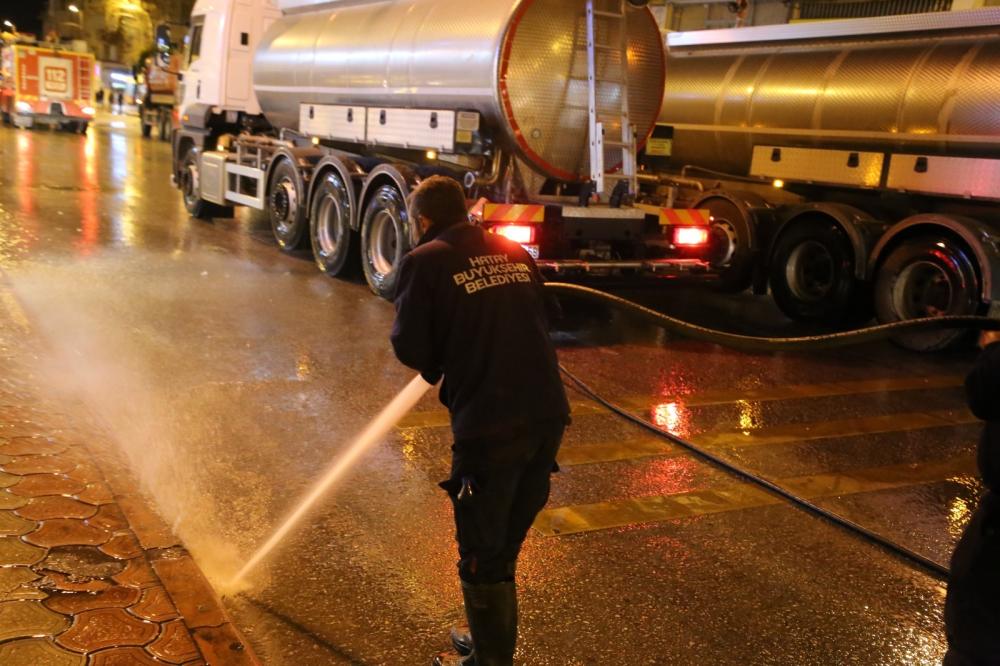 HATAY BÜYÜKŞEHİR BELEDİYESİ’NDEN RAMAZAN BAYRAMI ÖNCESİ TEMİZLİK SEFERBERLİĞİ