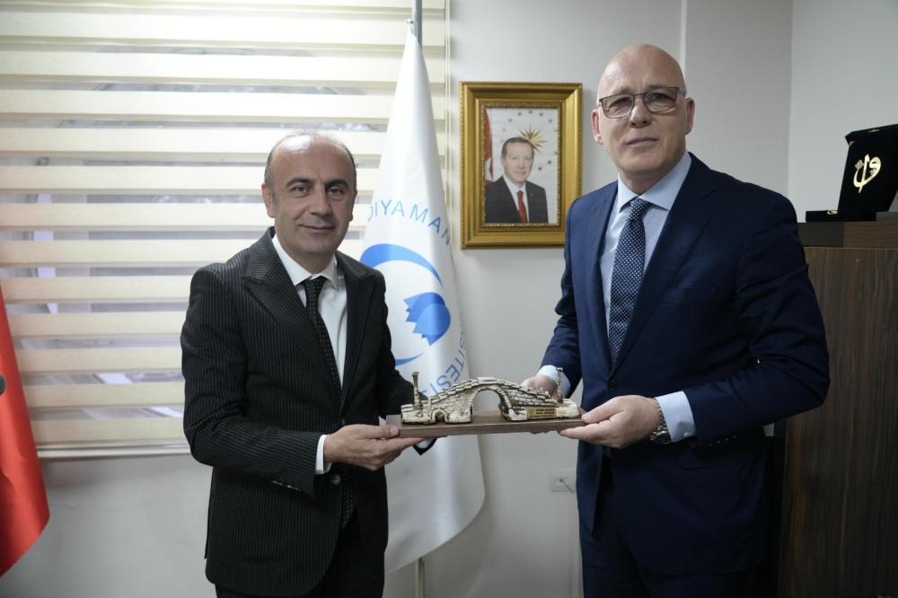 ÖĞRENCİLERE ÜCRETSİZ SAĞLIK HİZMETİ: ADIYAMAN ÜNİVERSİTESİ’NDE YENİ MERKEZ