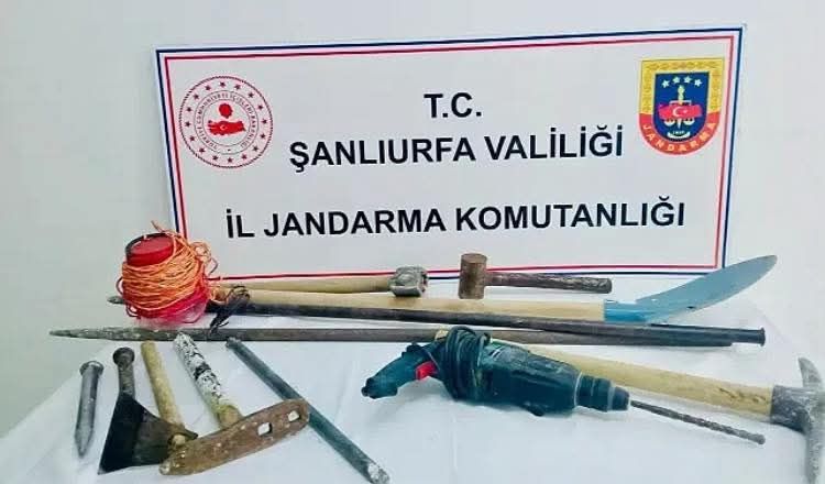 CEYLANPINAR’DA DEFİNE ARAYAN 3 KİŞİ SUÇÜSTÜ YAKALANDI