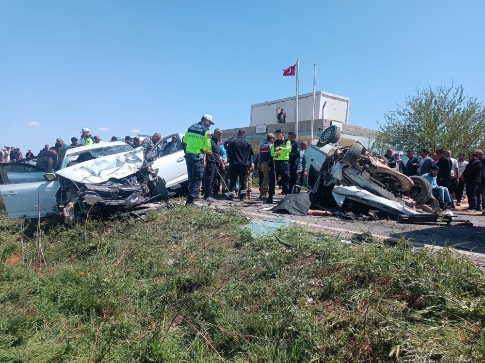 ŞANLIURFA EYYÜBİYE’DE FECİ KAZA: 3 KİŞİ HAYATINI KAYBETTİ