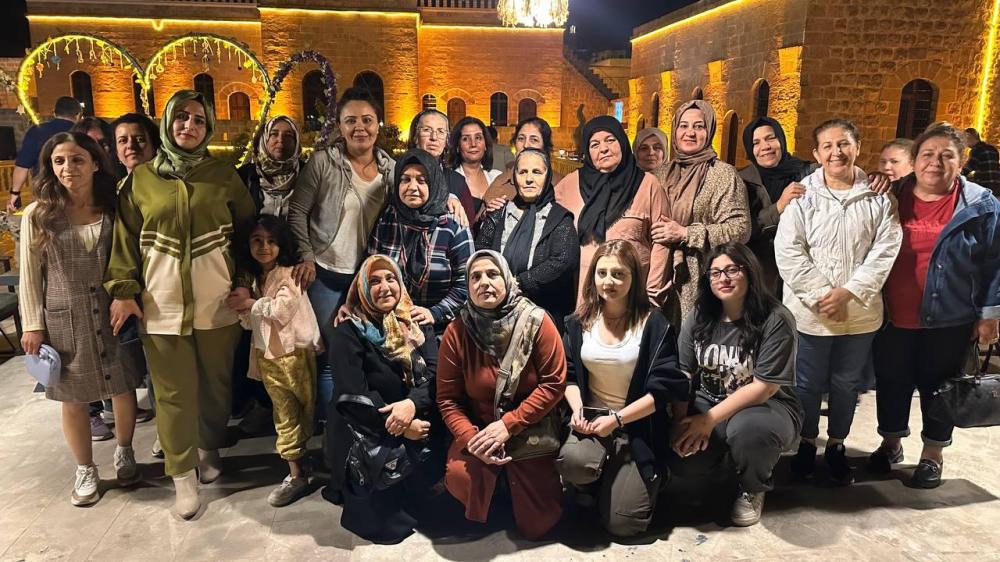 ADIYAMAN BELEDİYESİ’NDEN DEPREMZEDE KADINLARA MARDİN GEZİSİ