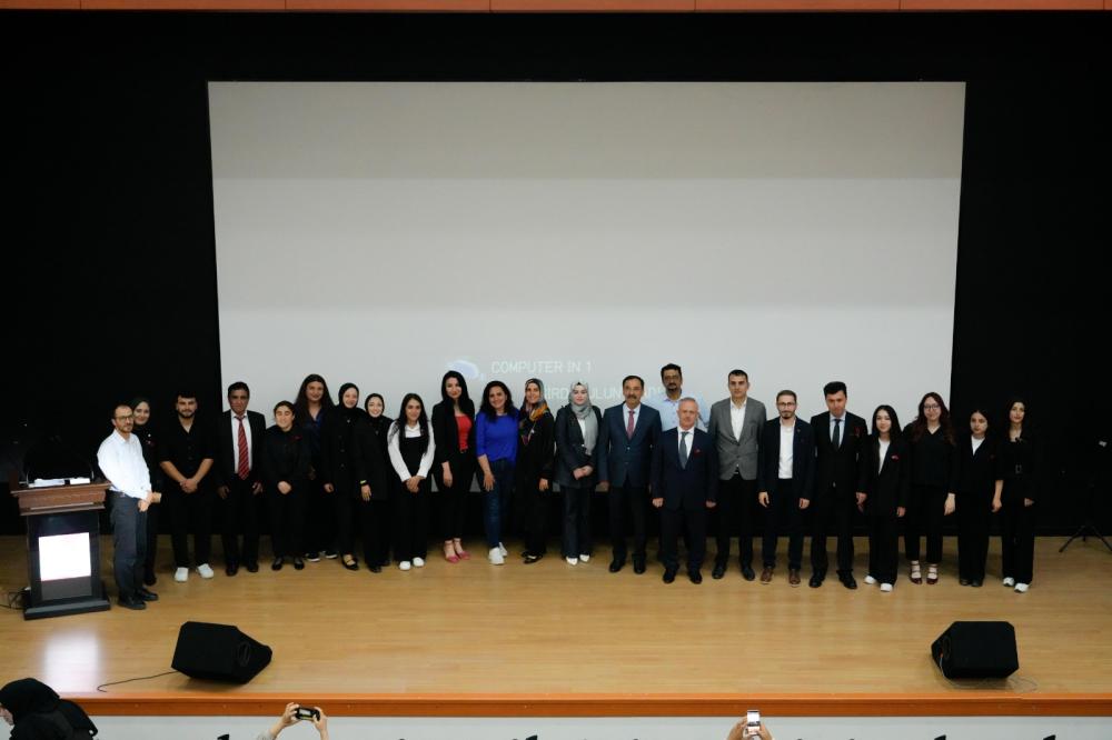 ADIYAMAN ÜNİVERSİTESİ’NDE “MISRALARA YANSIYAN NUR” NAAT DİNLETİSİ DUYGUSAL ANLARA SAHNE OLDU