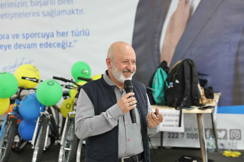 BAŞKAN ÇOLAKBAYRAKDAR'DAN SATRANÇ ŞAMPİYONLARINA ÖVGÜ: 