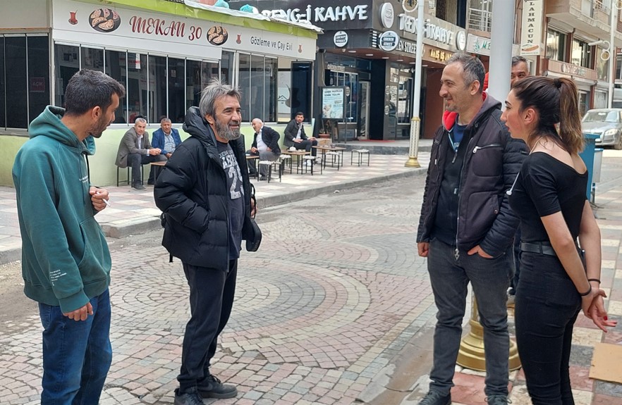 ZEKİ DEMİRKUBUZ’DAN HAKKÂRİ’YE ÖVGÜ: “HEM HUZUR HEM İLHAM VERİCİ”