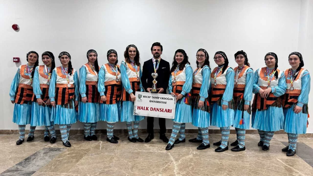 RTEÜ HALK DANSLARI EKİBİ TÜRKİYE ÜÇÜNCÜSÜ OLDU
