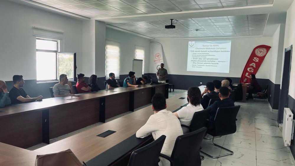 SAĞLIK ÇALIŞANLARINA YÖNELİK KBRN EĞİTİMİ DEVAM EDİYOR