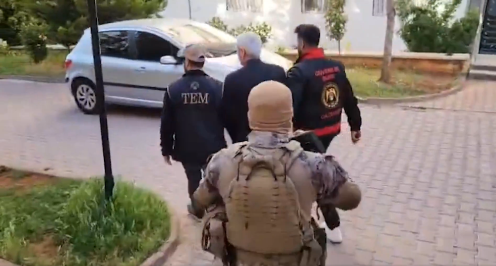 46 İL'DE EŞ ZAMANLI FETÖ OPERASYONU 208 GÖZALTI!