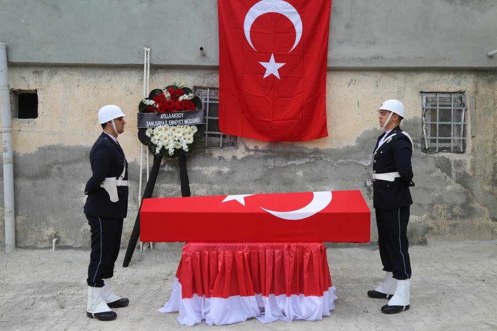 ŞANLIURFA EMNİYET TEŞKİLATI EMEKLİ BEKÇİSİNİ SON YOLCULUĞUNA UĞURLADI
