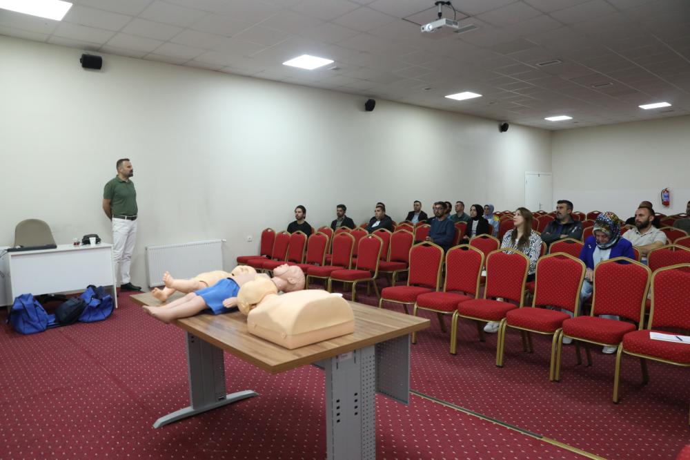 KAYSERİ BÜYÜKŞEHİR'DEN PERSONELİNE HAYAT KURTARAN EĞİTİM: 150 ÇALIŞAN SERTİFİKALI İLK YARDIMCI OLUYOR
