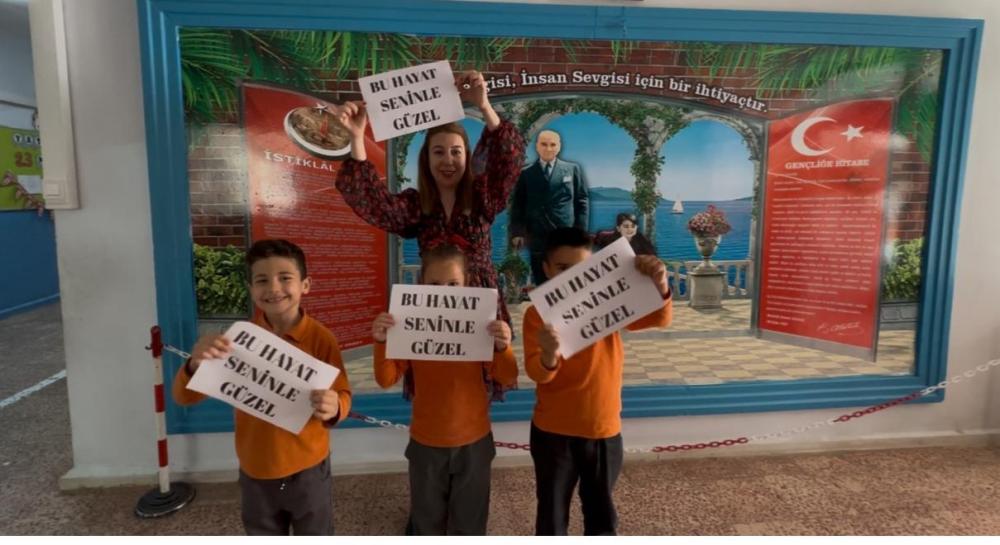 MİNİKLERDEN ANNELER GÜNÜ'NE ÖZEL DUYGUSAL VİDEO