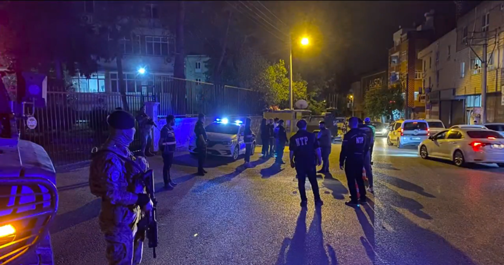 ŞANLIURFA POLİSİ'NDEN ZEHİR TACİRLERİNE GECE BASKINI: YÜZ BİNLERCE HAYAT KURTARILDI