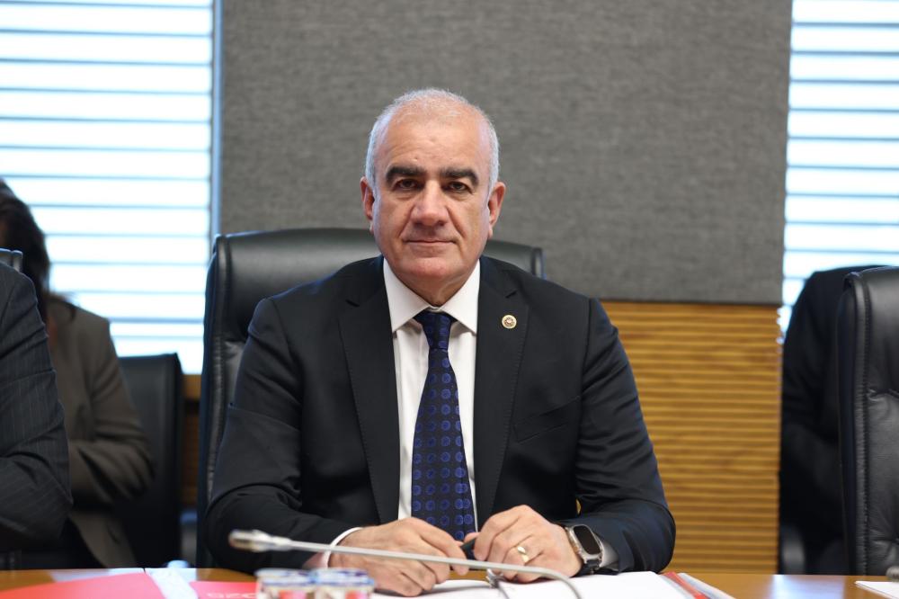 ÖZHAN'DAN ANNELER GÜNÜ MESAJI: 