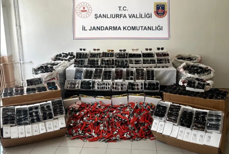 AKÇAKALE'DE JANDARMADAN MİLYONLUK KAÇAKÇILIK OPERASYONU: 3 GÖZALTI