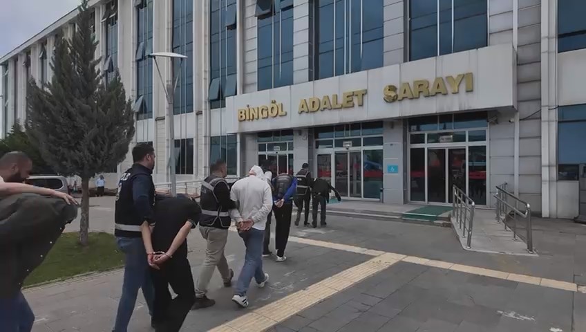 BİNGÖL’DE ARAÇ HIRSIZLIĞI OPERASYONU: 6 GÖZALTI