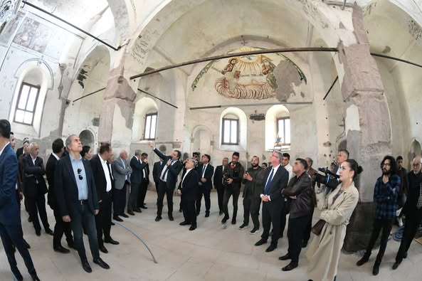 BAŞKAN BÜYÜKKILIÇ'TAN TARİHİ KİLİSEDE İNCELEME: AZİZ EUSTATHİOS İNCESU KENT MÜZESİ OLUYOR