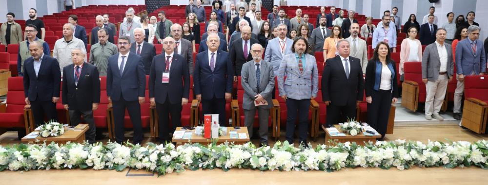 İZMİR VE EGE DENİZİ LİMANLARI ULUSLARARASI SEMPOZYUMU BAŞLADI