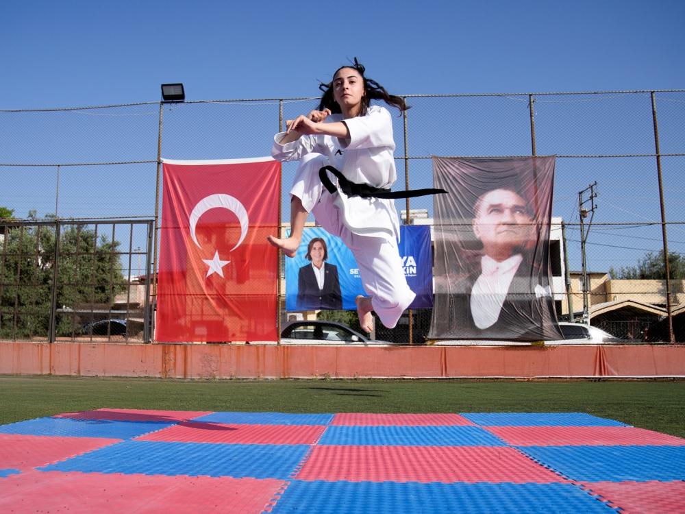 SEYHAN'DA 19 MAYIS COŞKUSU SPOR ŞÖLENİYLE KUTLANDI