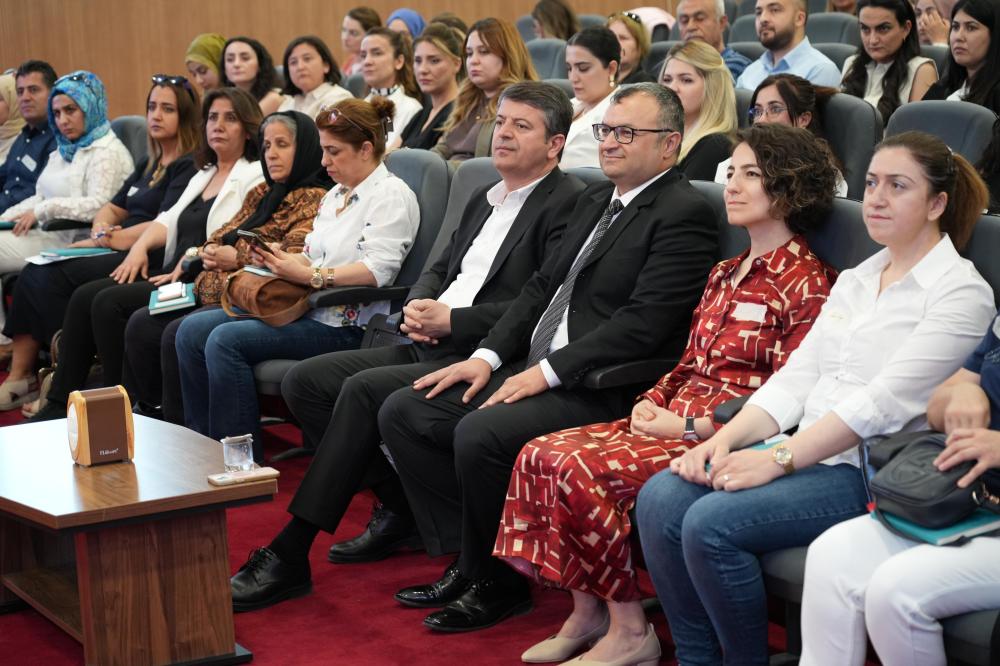 ADIYAMAN BELEDİYESİ ÖNCÜLÜĞÜNDE ‘KADIN ÇALIŞTAYI’ DÜZENLENDİ