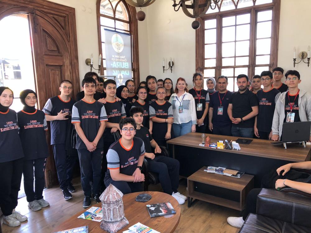 BÜYÜKŞEHİR, KAYSERİ FEN LİSESİ ÖĞRENCİLERİNİ TARİHİ SAAT KULESİ’NDE AĞIRLADI