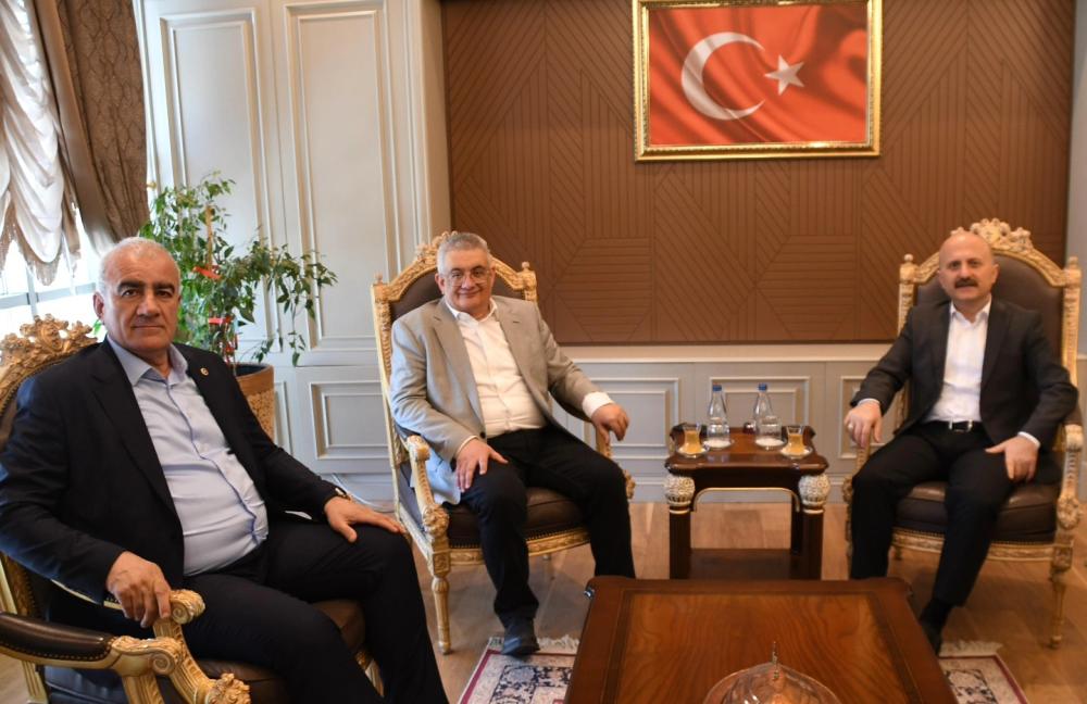MİLLETVEKİLİ HÜSEYİN ÖZHAN'DAN VALİ OSMAN VAROL’A ZİYARET