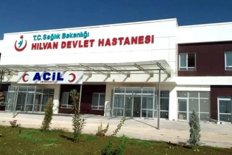 ŞANLIURFA'DA SOKAK ORTASINDA KAVGA, SİLAHLAR KONUŞTU!