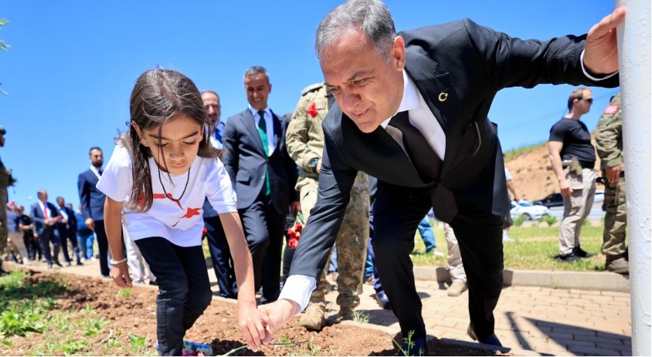 BİNGÖL'DE 33 ŞEHİT ASKER, SALDIRININ 32’NCİ YIL DÖNÜMÜNDE ANILDI