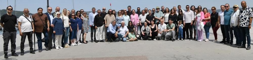 ÇANAKKALE GAZETECİLER CEMİYETİ’NDE AKINCI GÜVEN TAZELEDİ. GAZETECİ ZELOVA’YA SÜRPRİZ YAŞ GÜNÜ