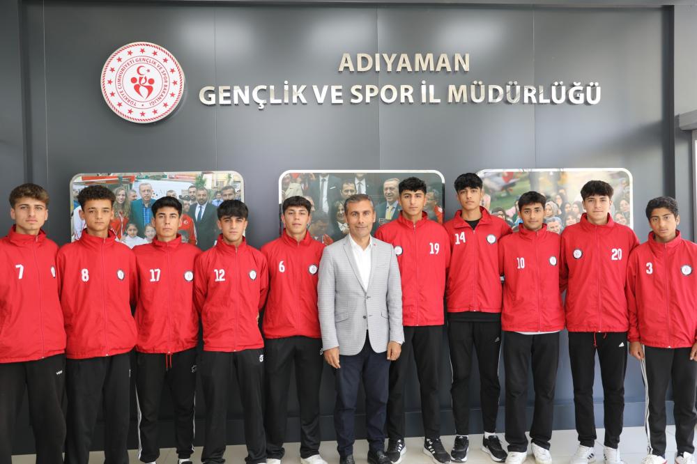ADIYAMAN SPOR LİSESİ KRİKET TAKIMINDAN TÜRKİYE BEŞİNCİLİĞİ!
