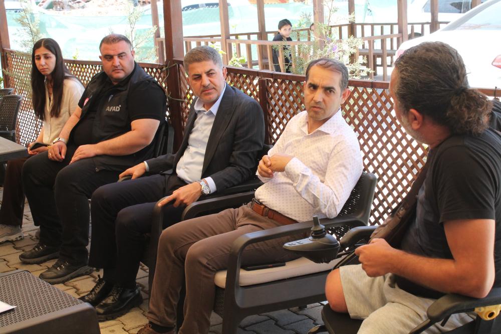 MİLLETVEKİLİ İSHAK ŞAN, K-7 KONTEYNER KENTİNDE DEPREMZEDELERLE BULUŞTU