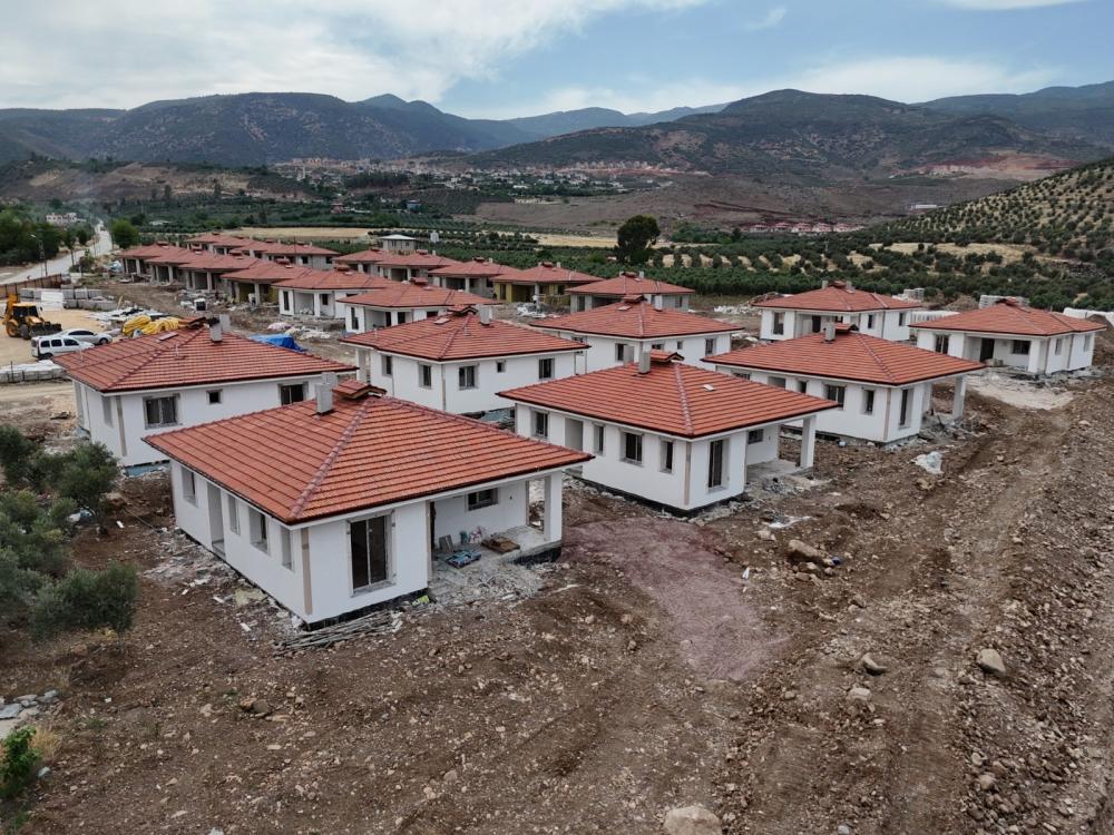 HBB’NİN KIRSAL DÖNÜŞÜM PROJESİNDE KONUTLAR YÜKSELİYOR