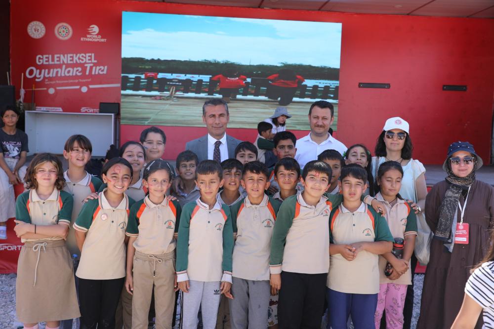 GELENEKSEL OYUNLAR TIRI ADIYAMAN’DA ÇOCUKLARLA BULUŞTU