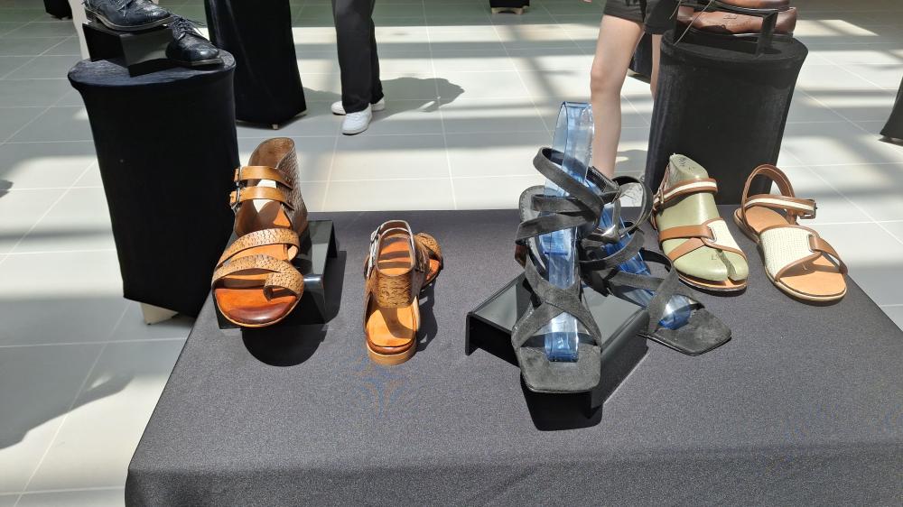 ANKARA ÜNİVERSİTESİ BEYPAZARI M.Y. O YIL SONU AYAKKABI SERGİSİ AÇILDI